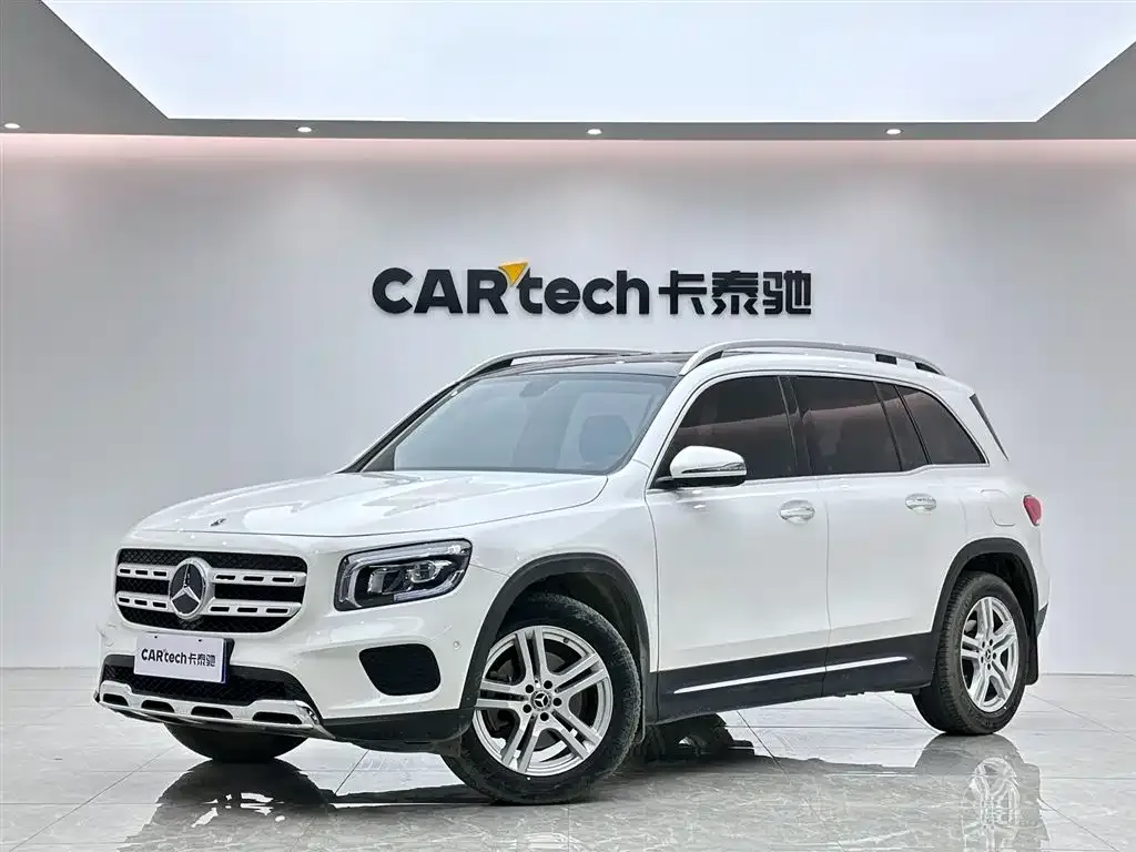 Mercedes-Benz GLB — фото 1