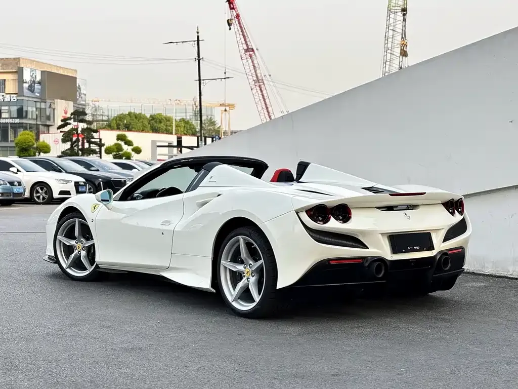 Ferrari F8 — фото 4