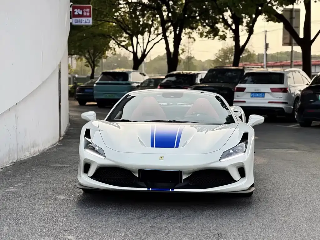 Ferrari F8 — фото 5