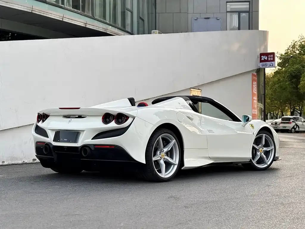 Ferrari F8 — фото 3