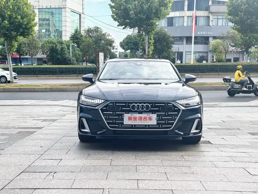 Audi A7L — фото 5