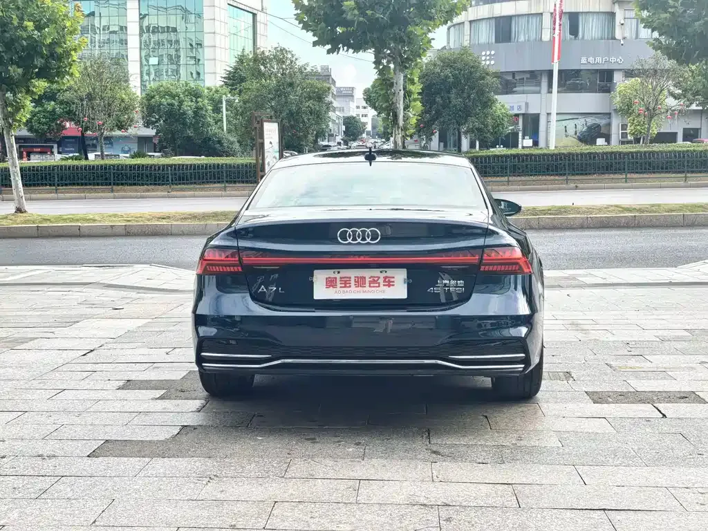 Audi A7L — фото 7