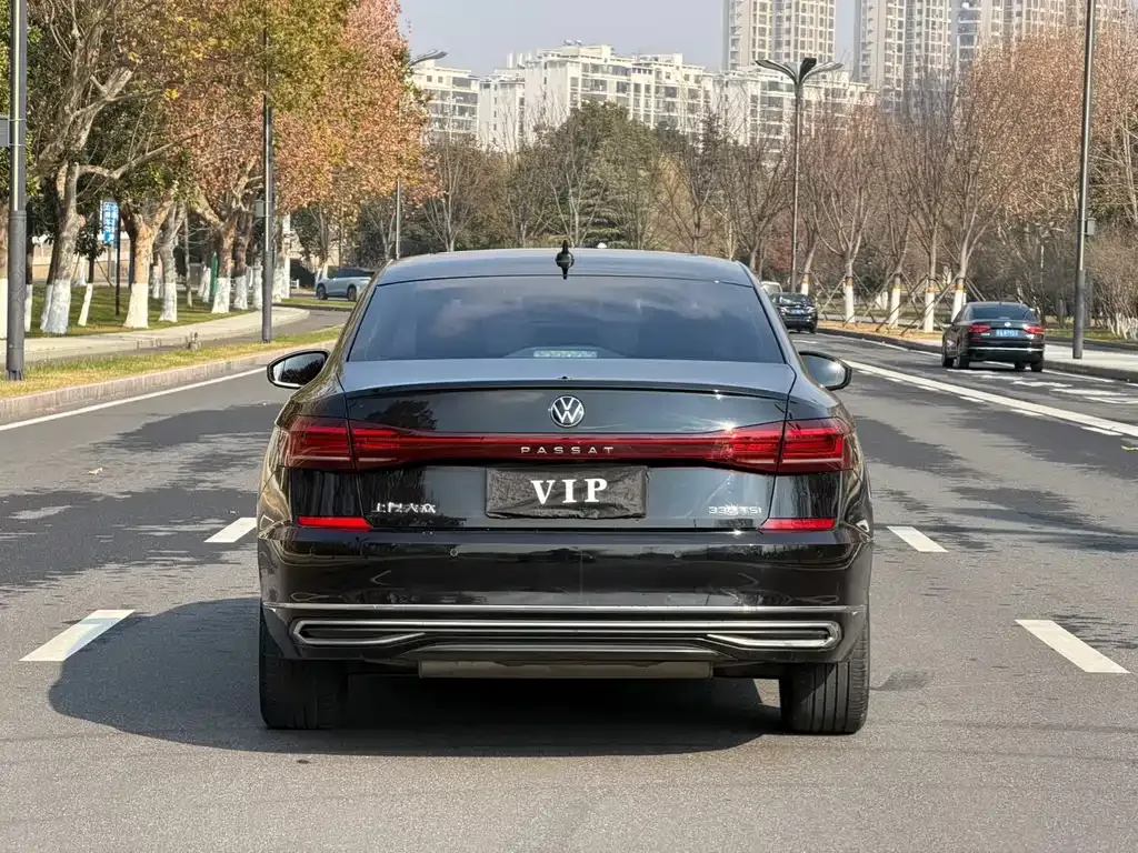 Volkswagen Passat — фото 6