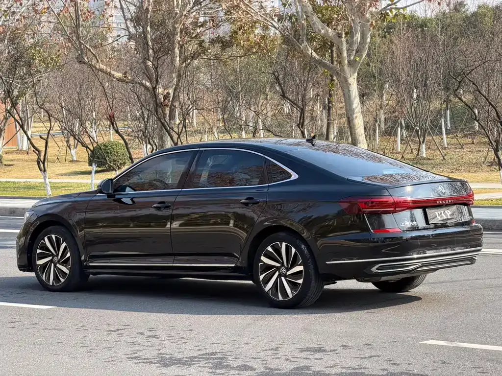 Volkswagen Passat — фото 5