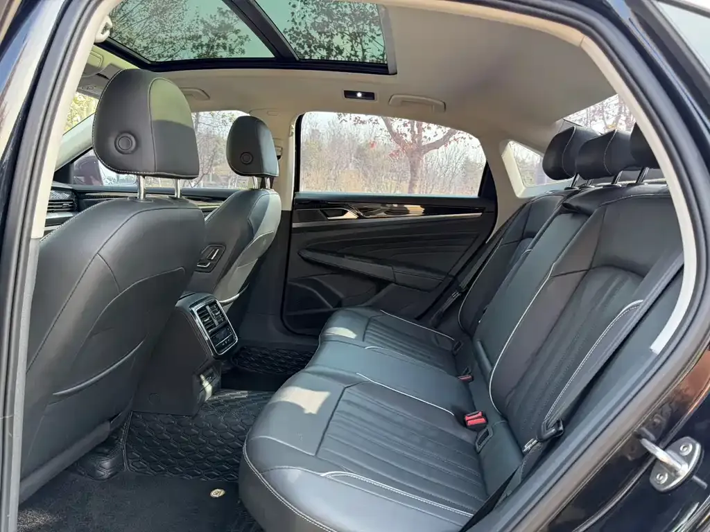 Volkswagen Passat — фото 2