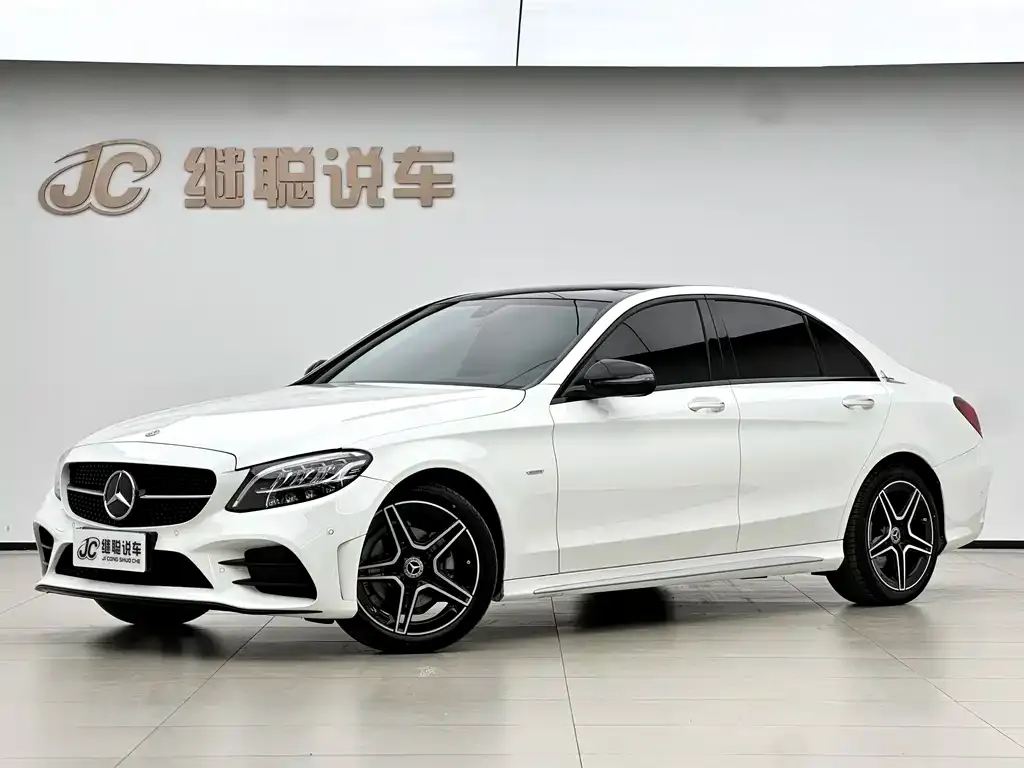 Mercedes-Benz C-Class — фото 1