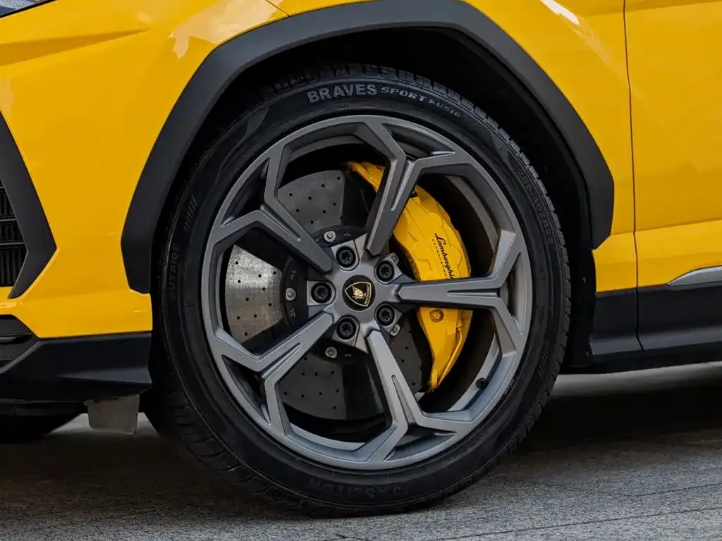 Lamborghini Urus — фото 8