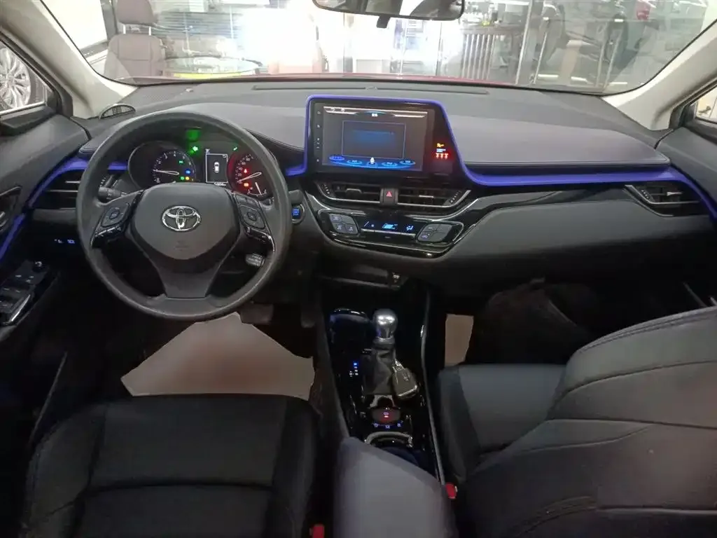 Toyota C-HR — фото 2