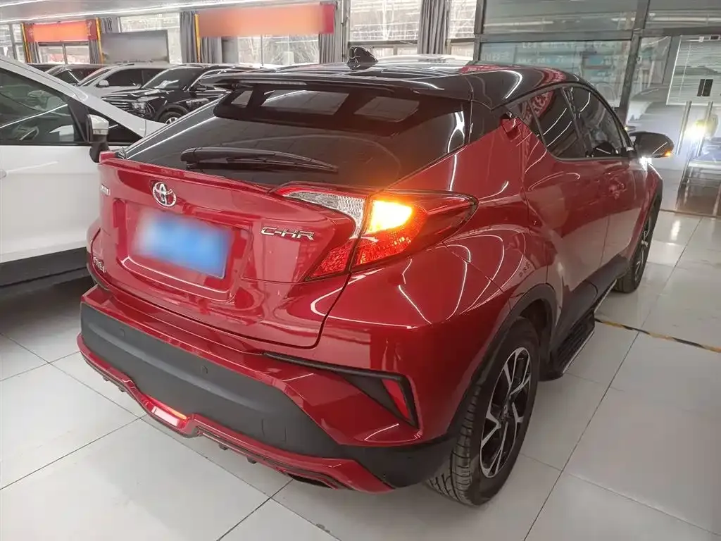 Toyota C-HR — фото 5