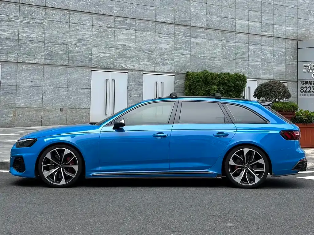 Audi RS 4 — фото 10