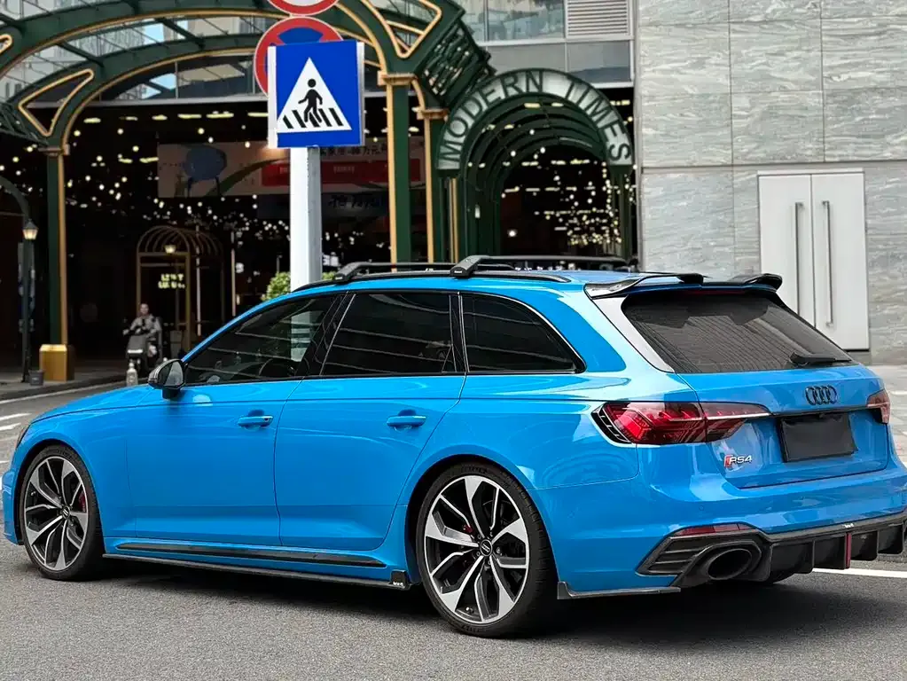 Audi RS 4 — фото 7