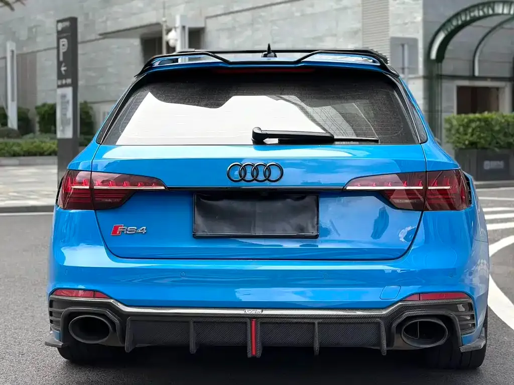 Audi RS 4 — фото 5