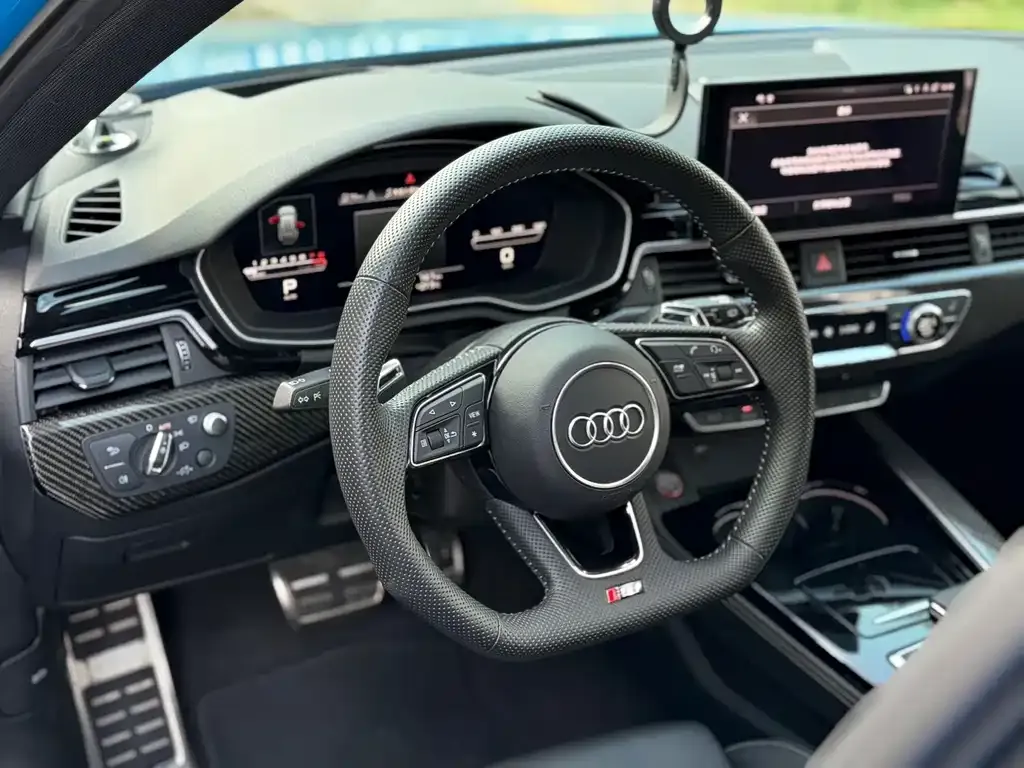 Audi RS 4 — фото 9