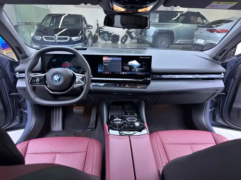 BMW i5 — фото 8