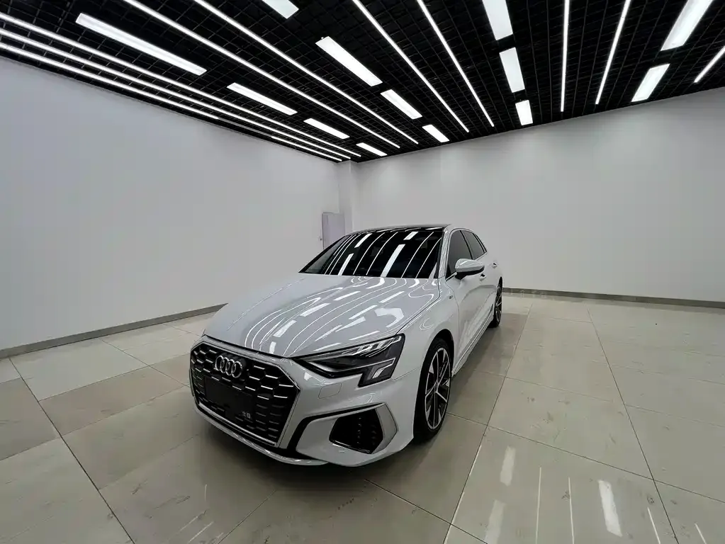 Audi A3 — фото 1