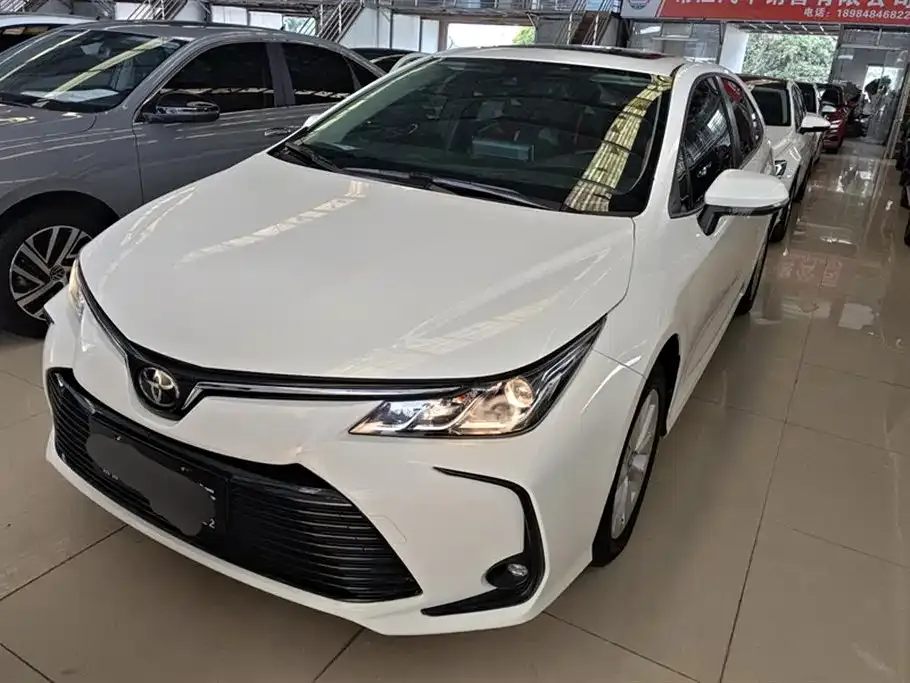 Toyota Corolla — фото 1
