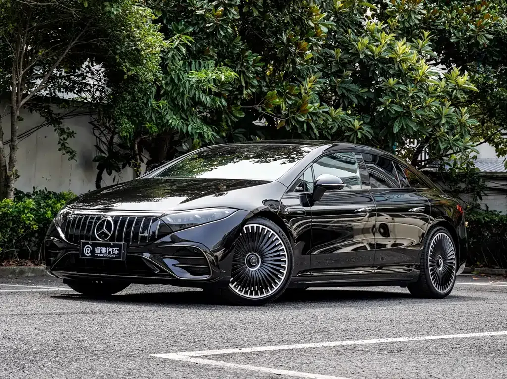 Mercedes-Benz EQS AMG — фото 1