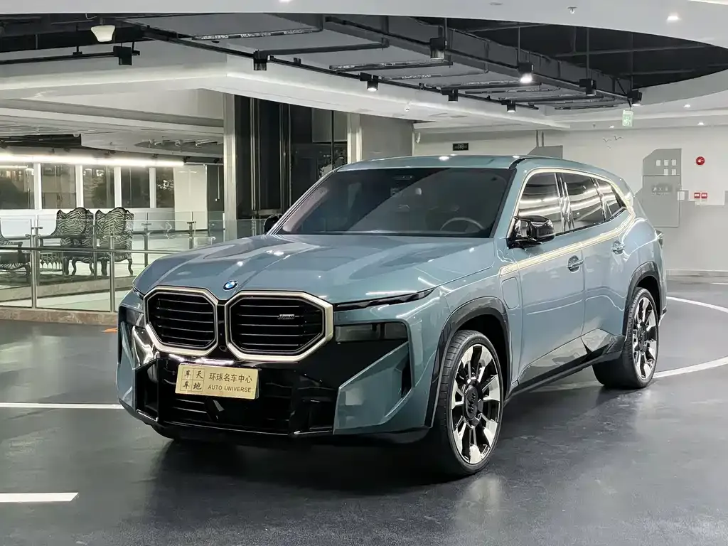 BMW XM — фото 1