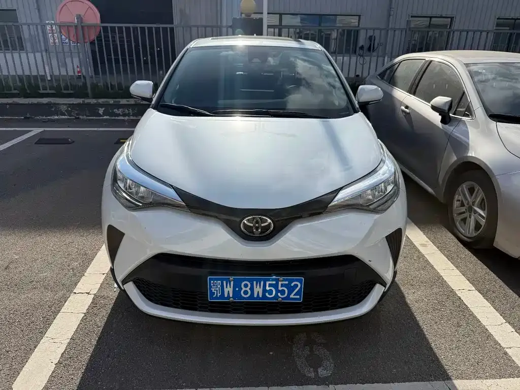 Toyota C-HR — фото 2