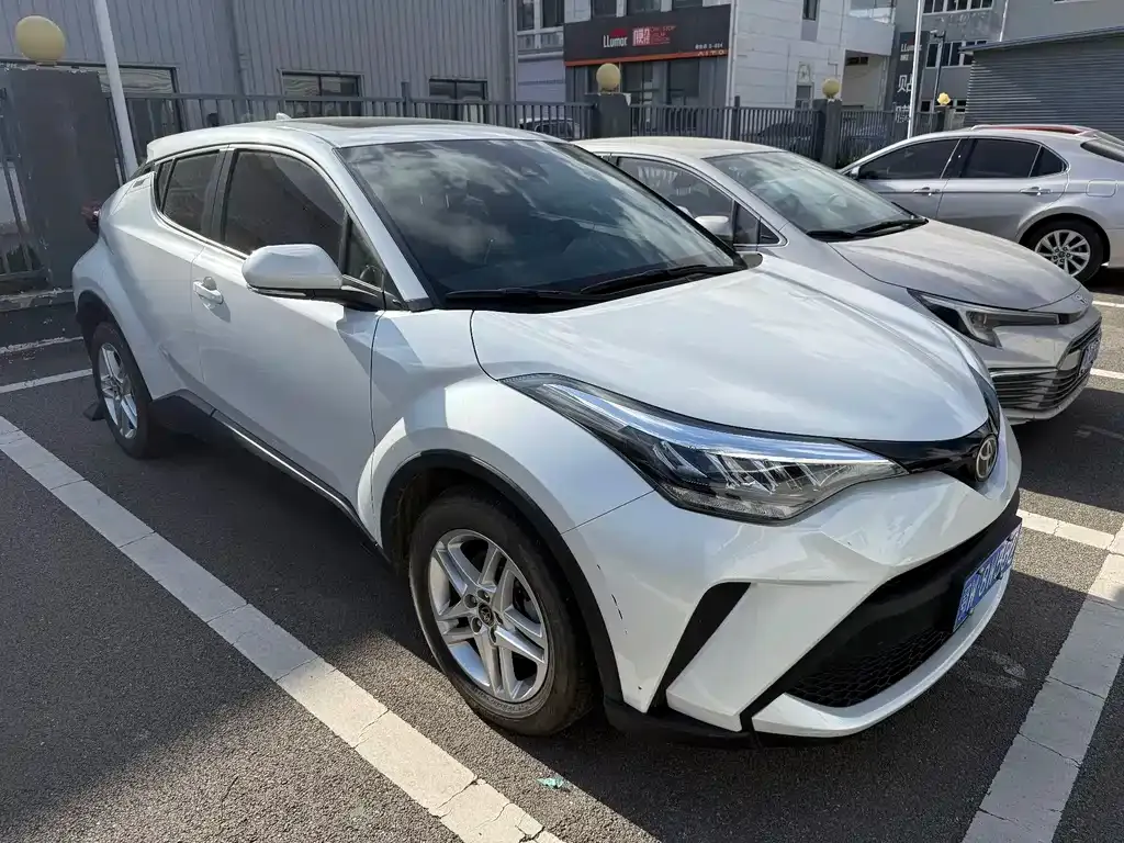 Toyota C-HR — фото 3