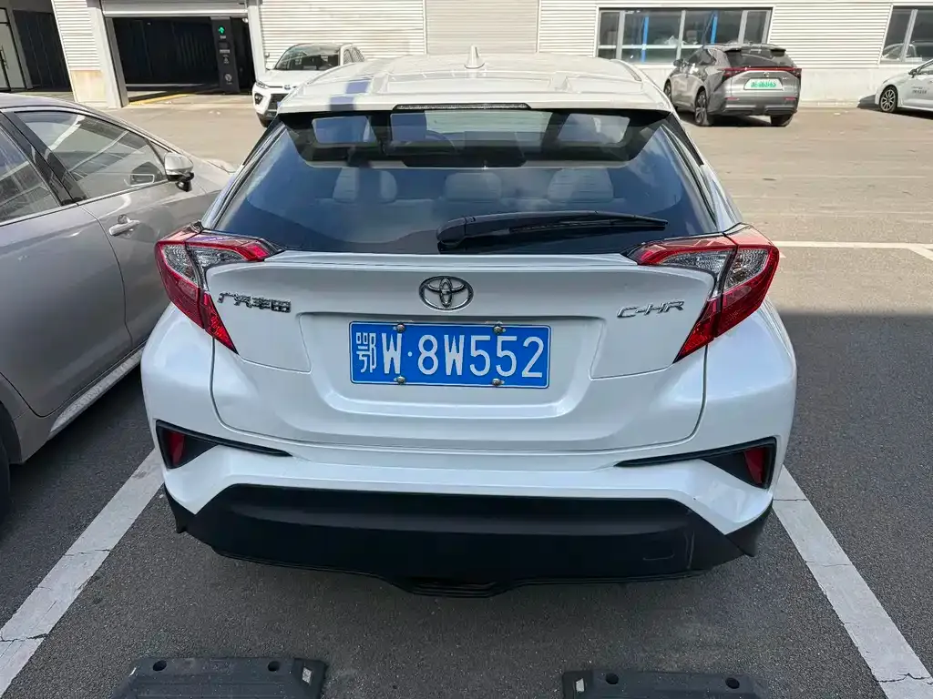 Toyota C-HR — фото 5