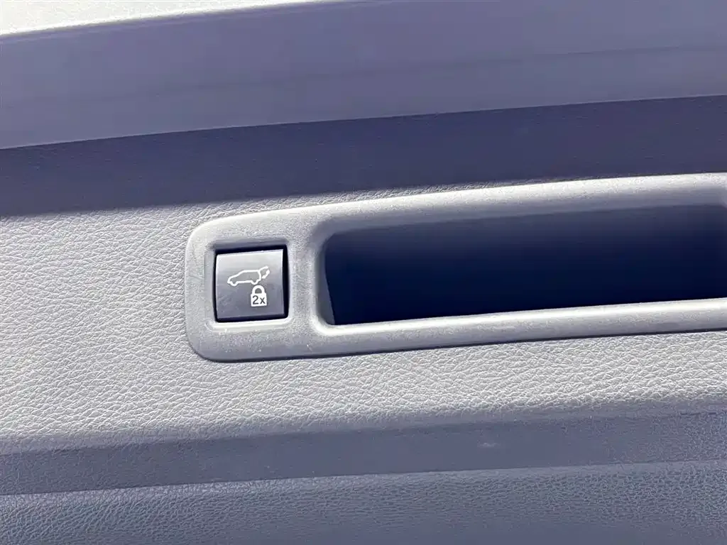 Toyota Granvia — фото 10