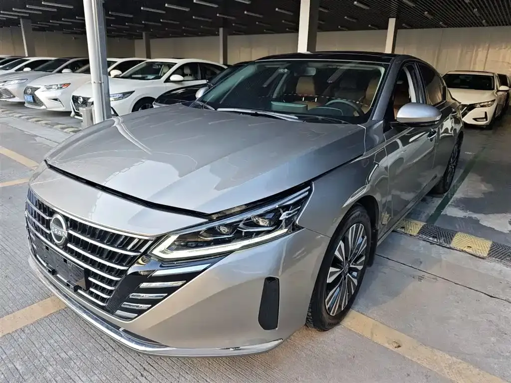 Nissan Teana — фото 1