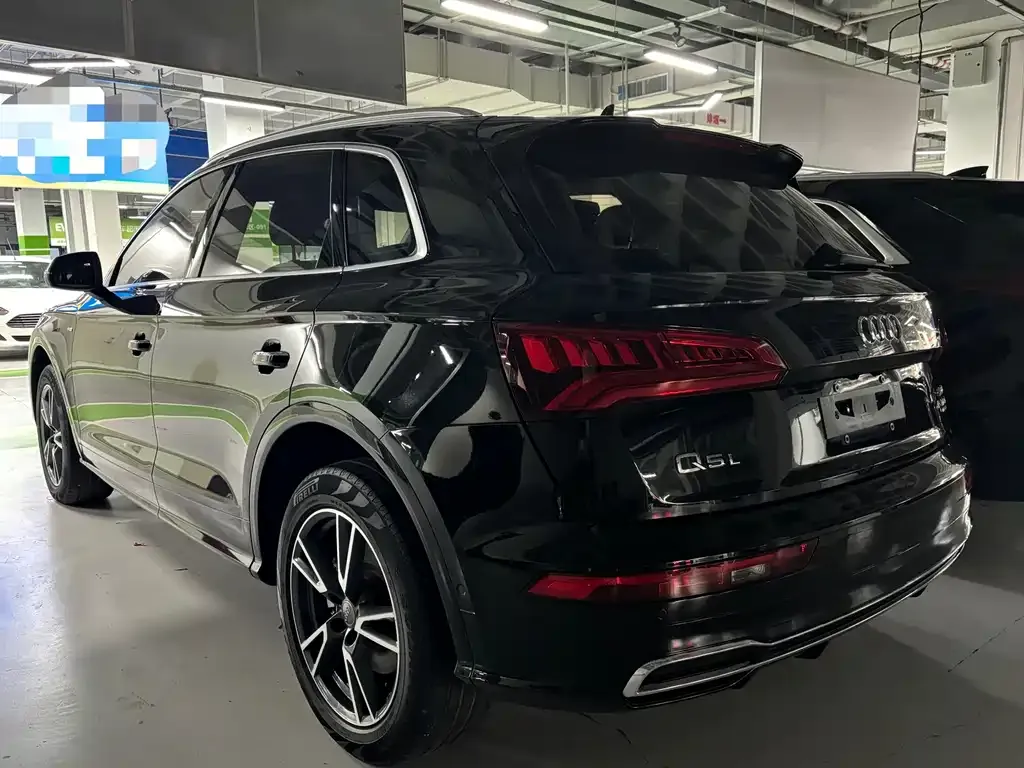 Audi Q5L — фото 4