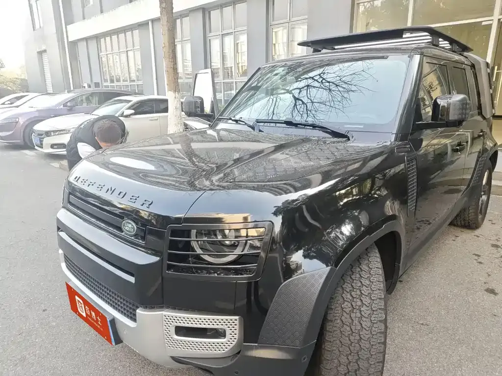 Land Rover Defender — фото 1