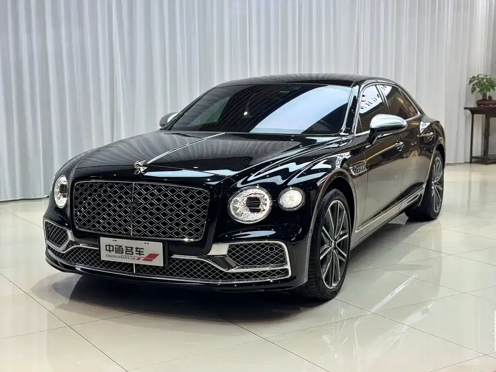 Bentley Flying Spur PHEV — фото 1