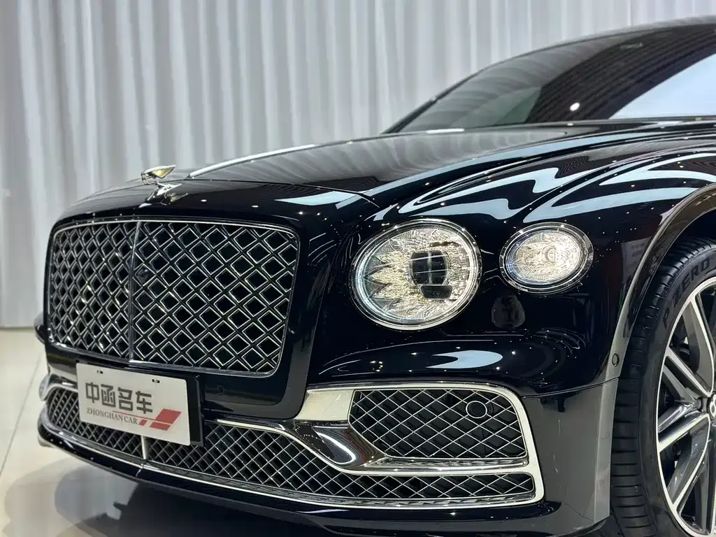 Bentley Flying Spur PHEV — фото 9