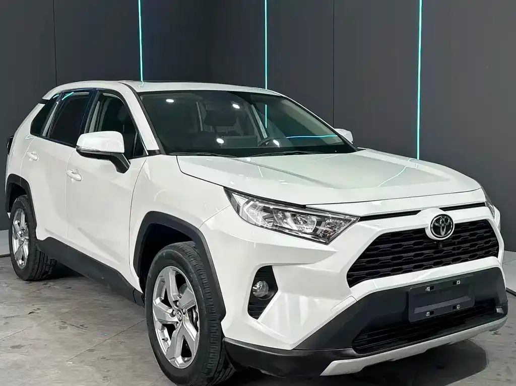 Toyota RAV4 — фото 3