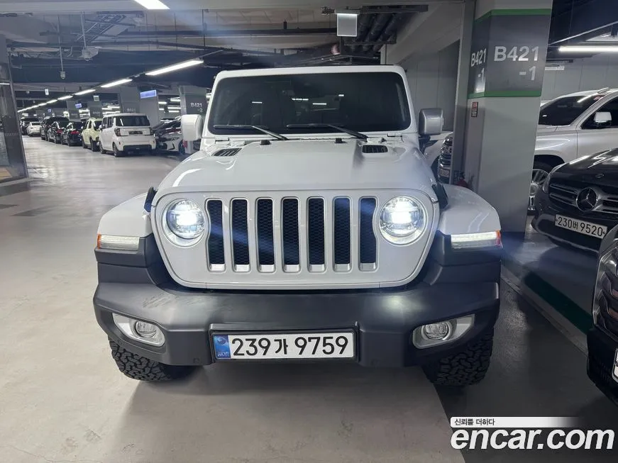 Jeep Wrangler — фото 1