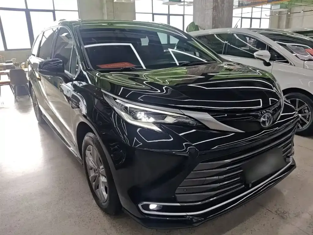 Toyota Sienna — фото 10
