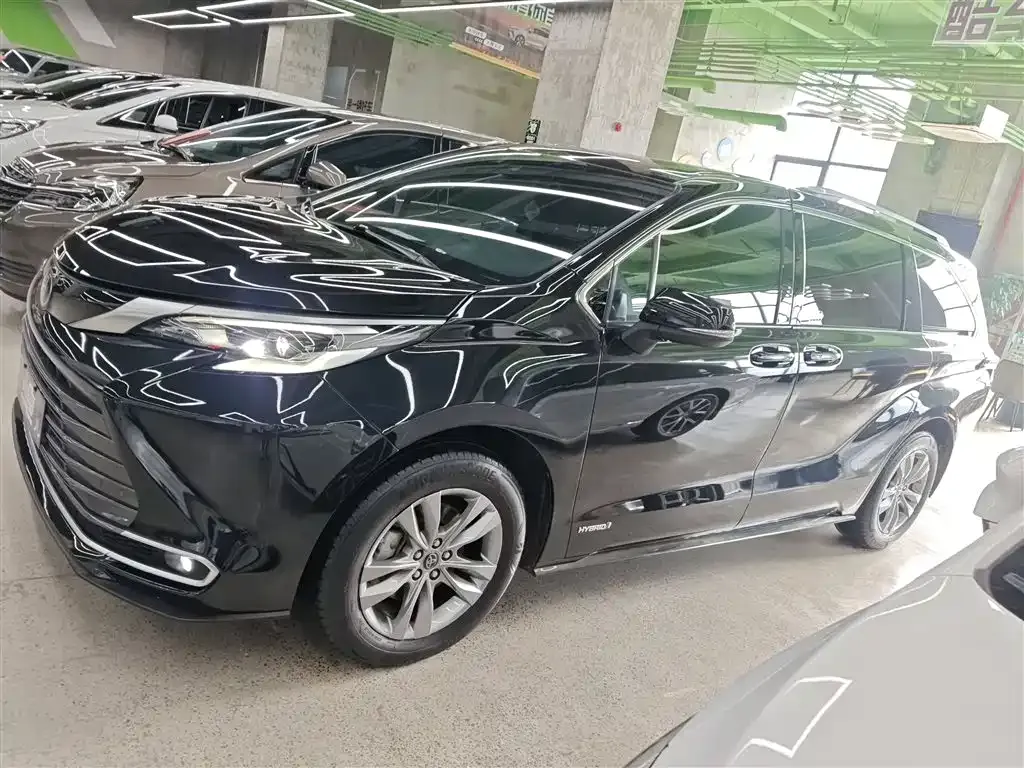 Toyota Sienna — фото 4