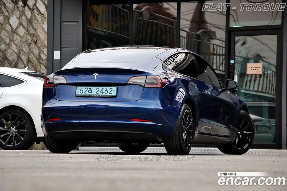 Tesla Model 3 — фото 10