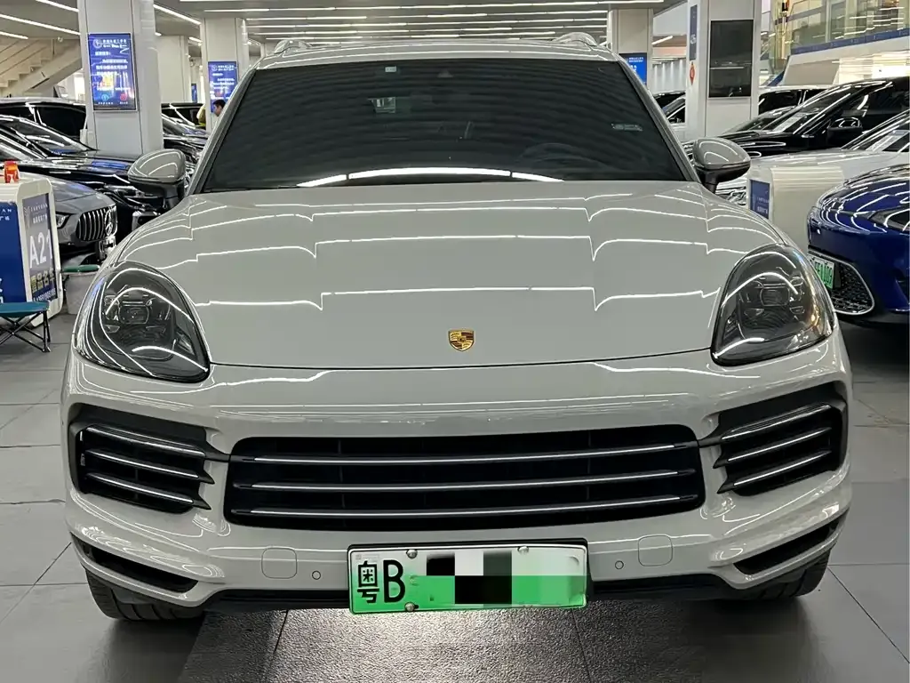 Porsche Cayenne Hybrid — фото 10