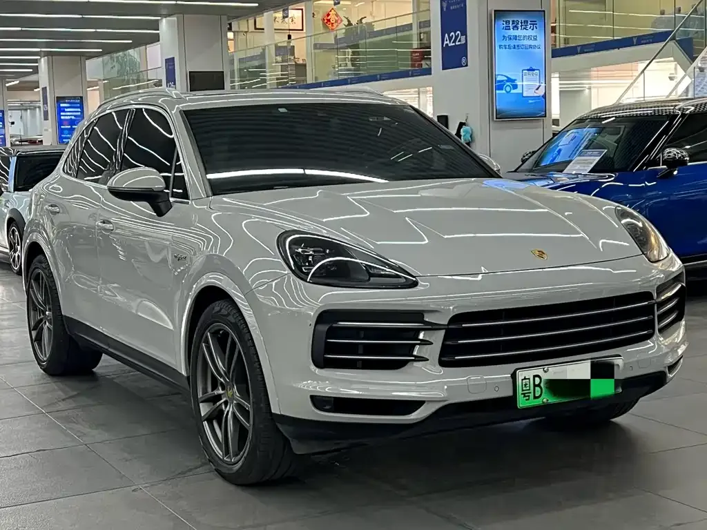 Porsche Cayenne Hybrid — фото 9