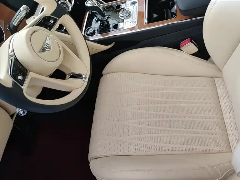 Bentley Flying Spur — фото 4