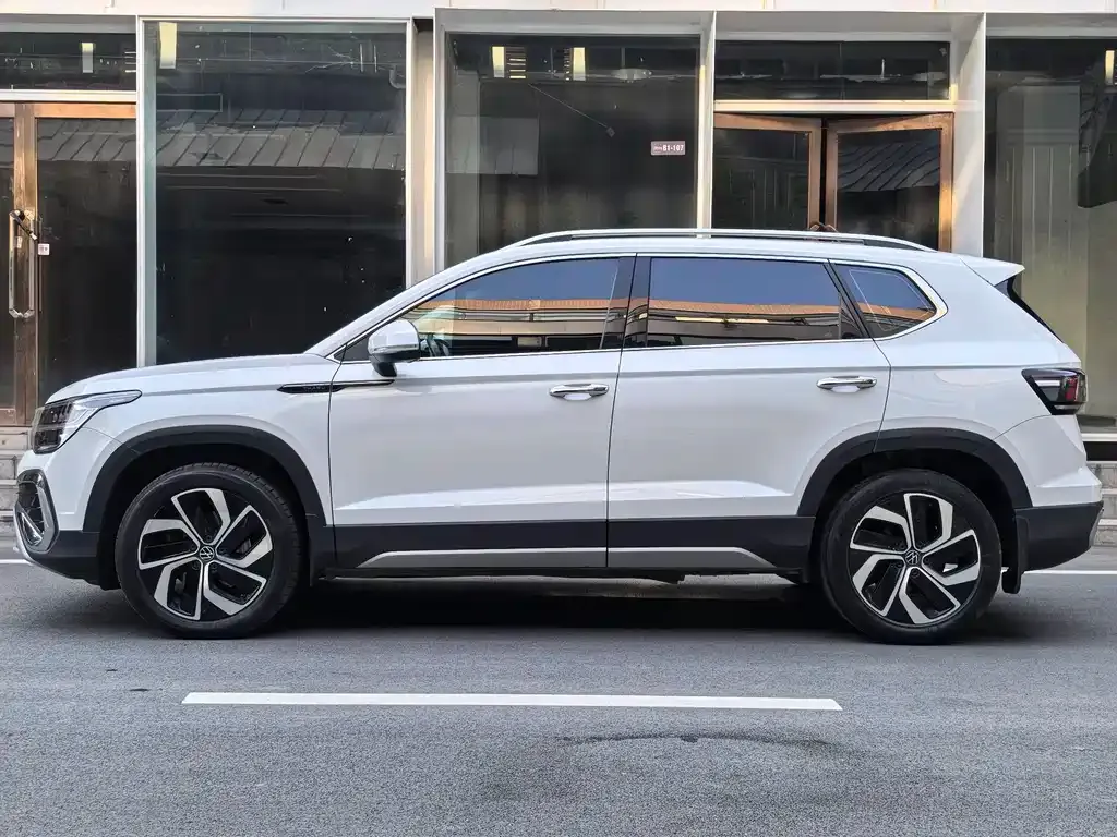 Volkswagen Tharu — фото 4