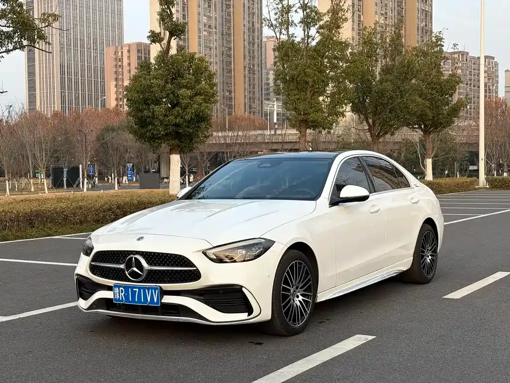 Mercedes-Benz C-Class — фото 1