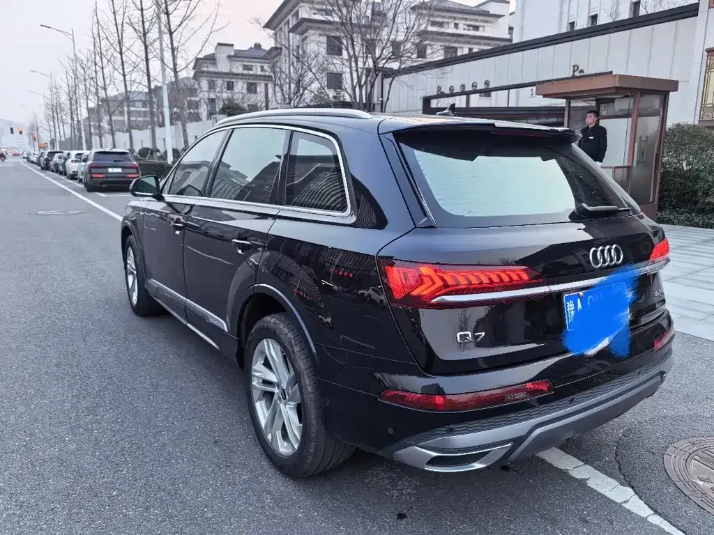 Audi Q7 — фото 6