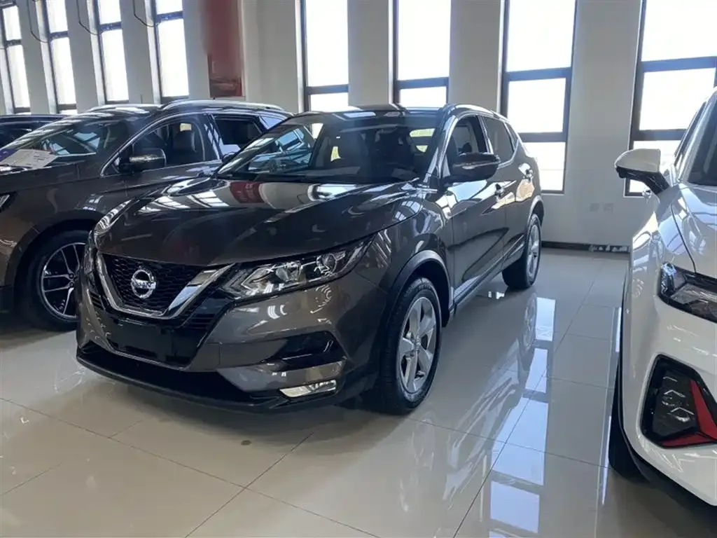 Nissan Qashqai — фото 1