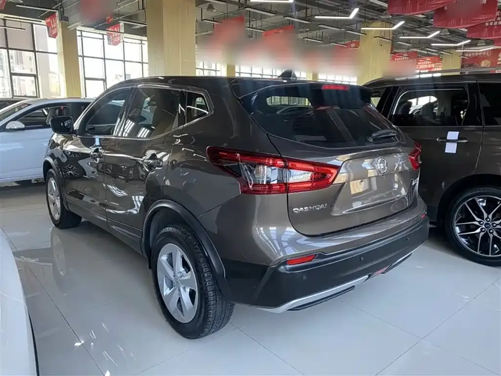 Nissan Qashqai — фото 9