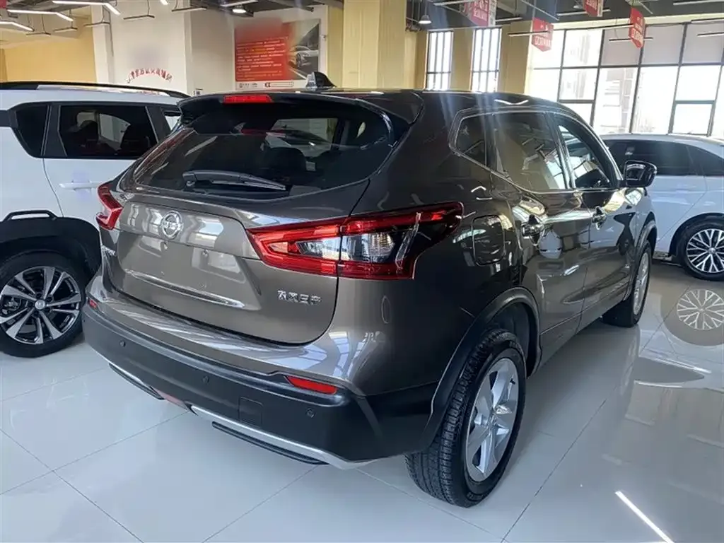 Nissan Qashqai — фото 10