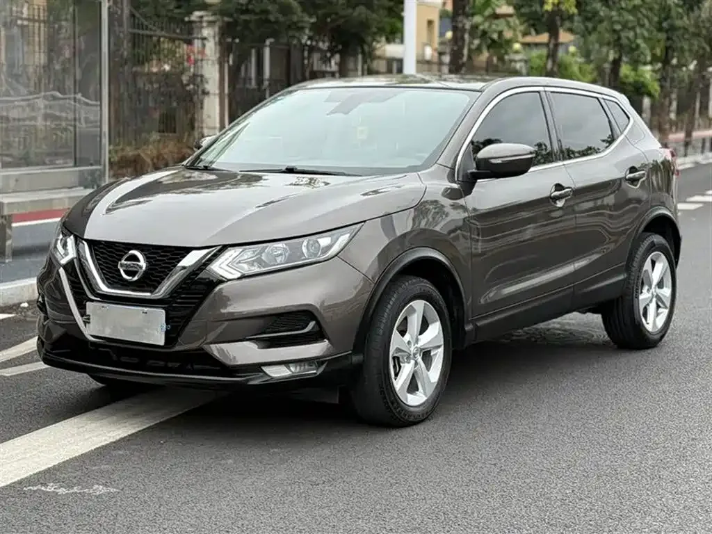 Nissan Qashqai — фото 1