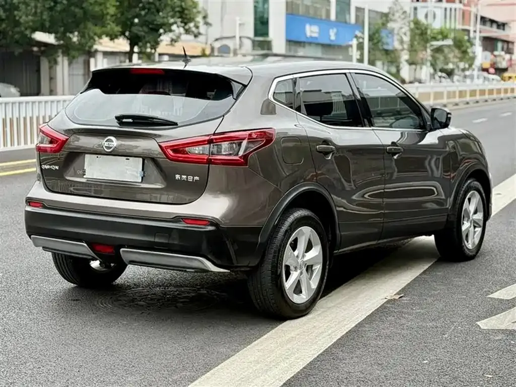 Nissan Qashqai — фото 5