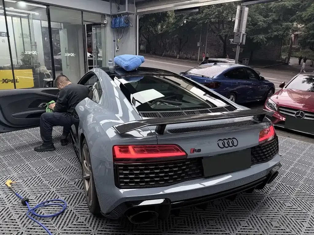 Audi R8 — фото 4