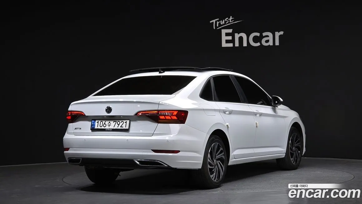 Volkswagen Jetta — фото 2