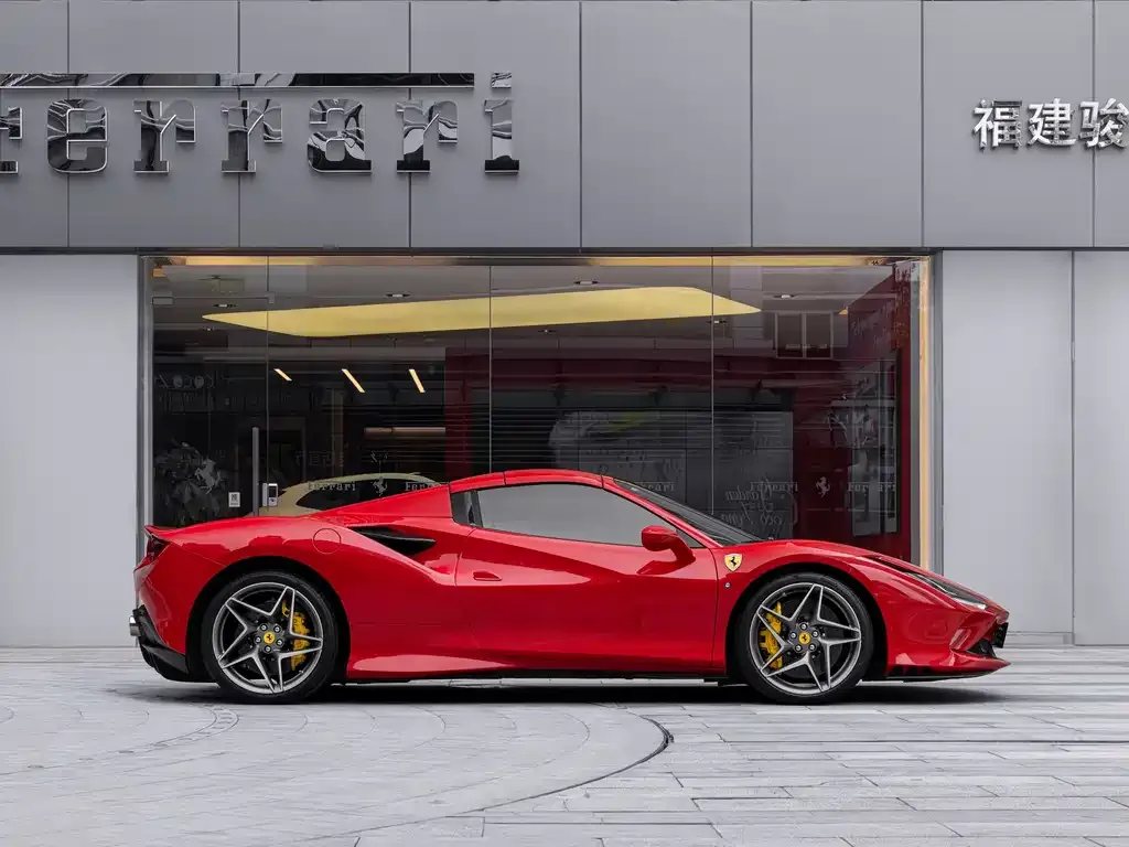 Ferrari F8 — фото 5